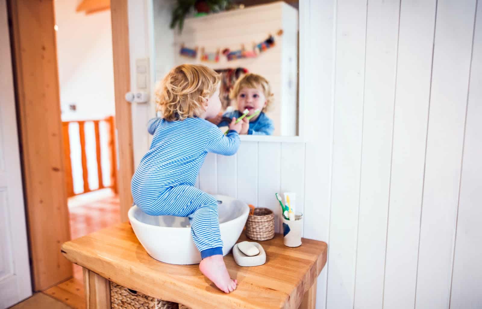 toddler-brushing-teeth