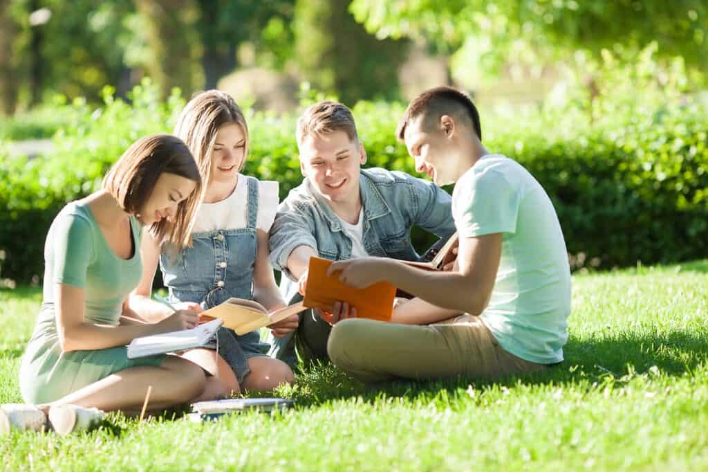 group-of-students-studying