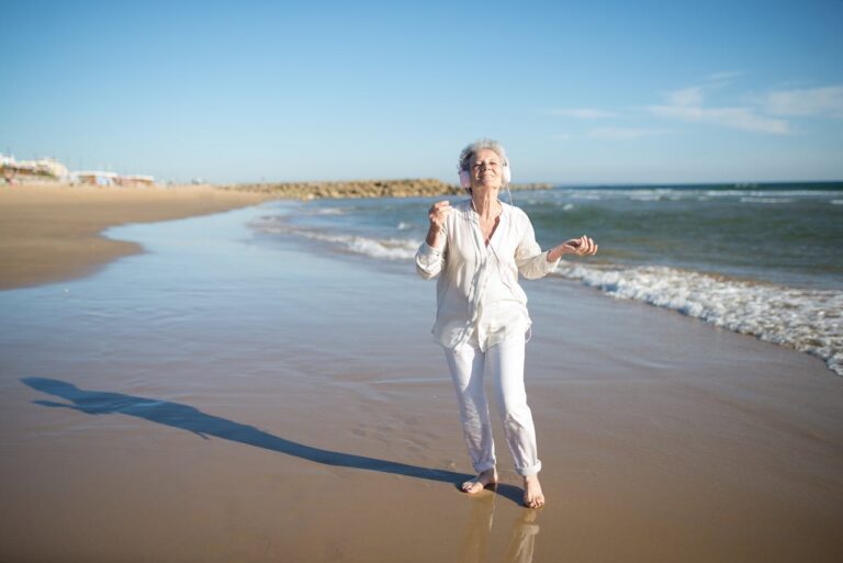 old-woman-happy-alone