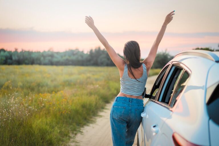 how-to-be-happy-alone-in-your-20s