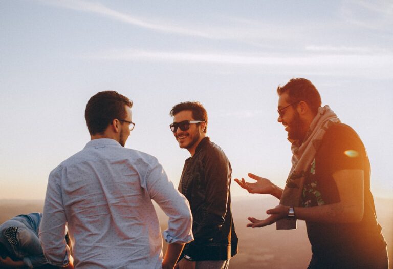 signs-youre-outgrowing-your-friends